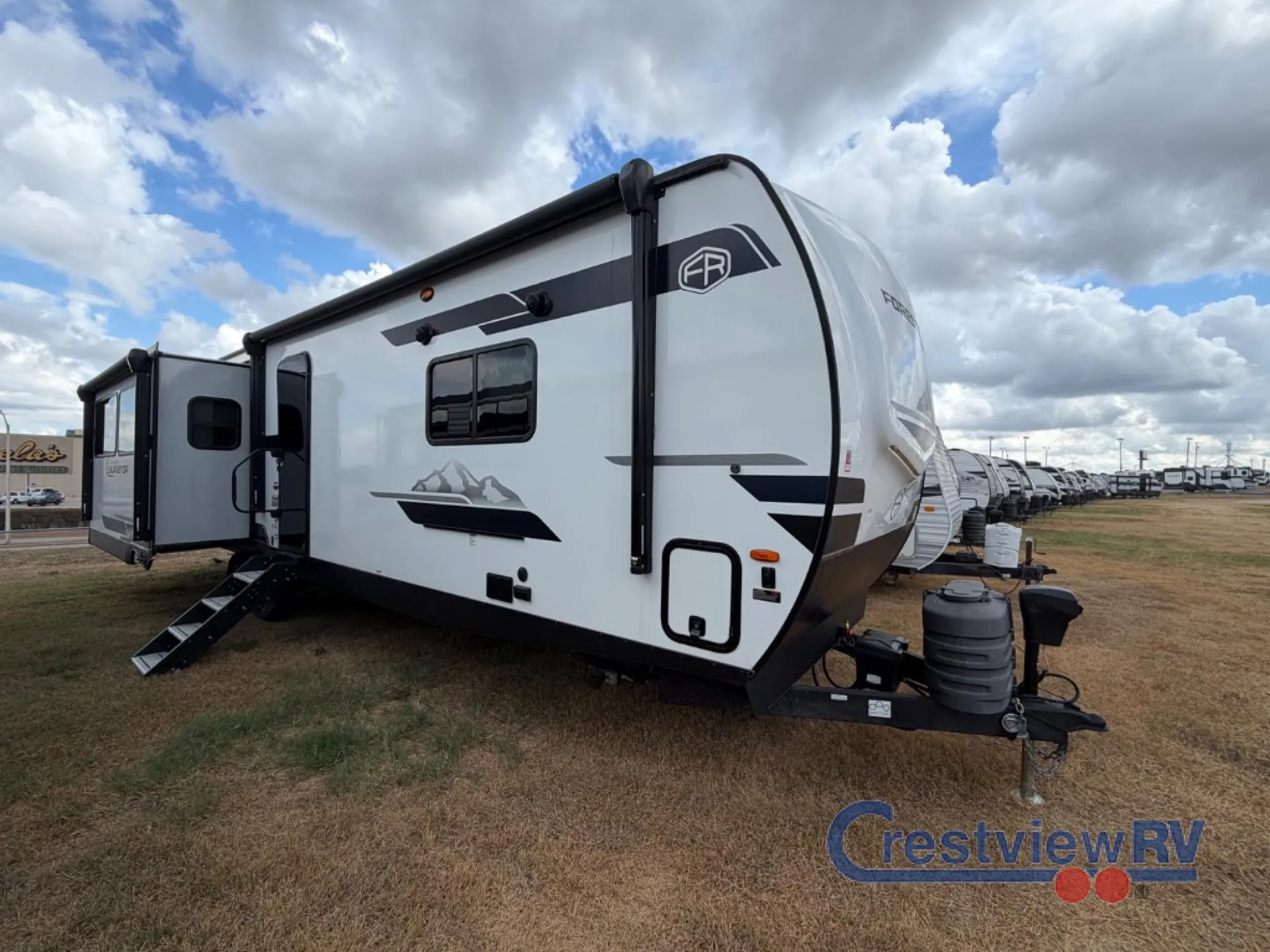 2025 Forest River Grand Surveyor 305RLBS