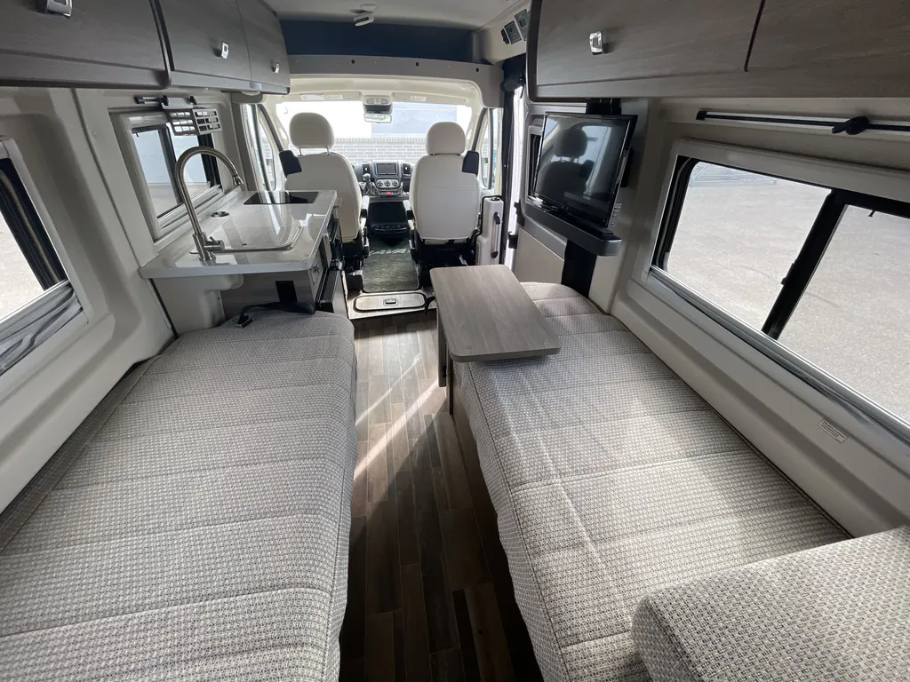 2022 Winnebago Travato 59KL, Photos photo 3