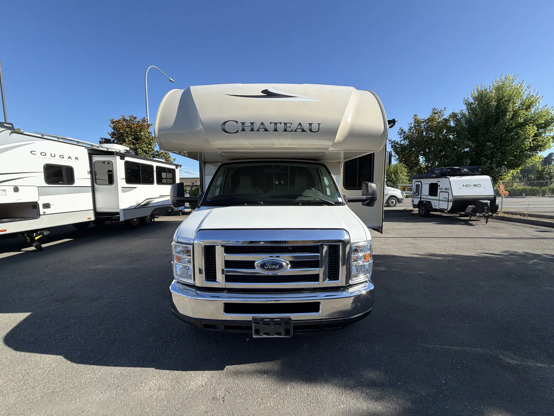 2020 Thor Motor Coach Chateau 27R - Photo 4