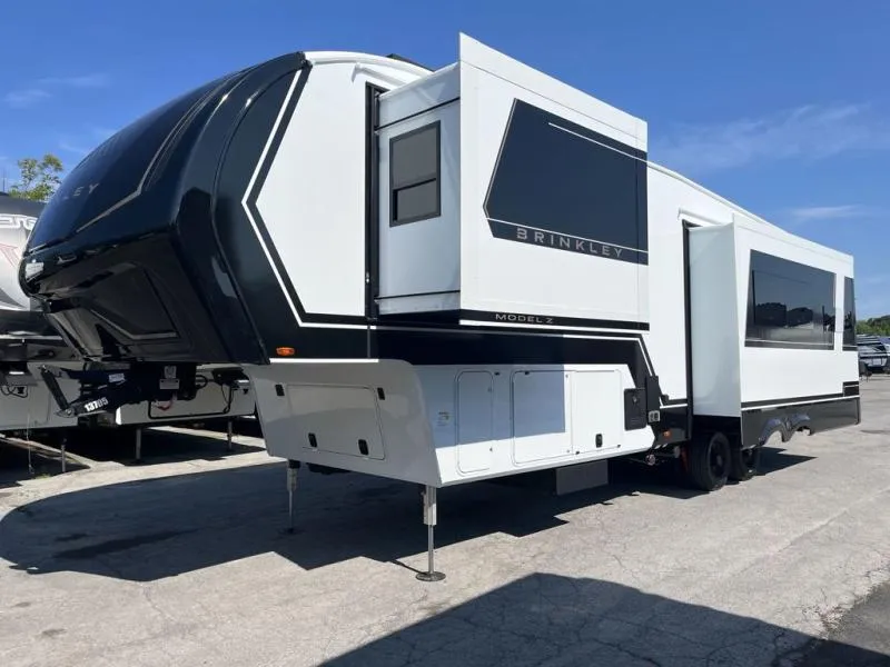 2027 Brinkley Model Z New    3200 - Photo 2
