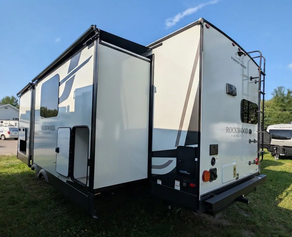 2027 Forest River Rockwood Ultra Lite 2711RK — Photo 5
