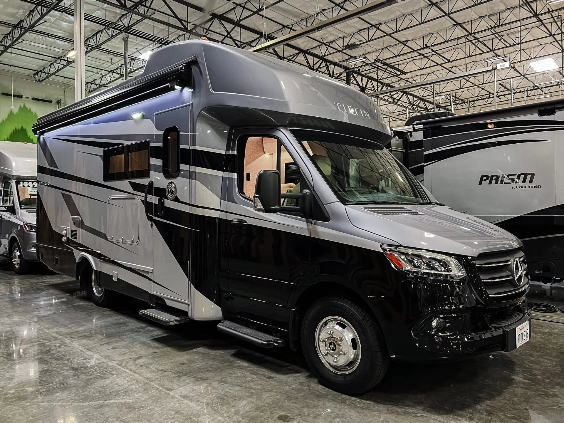 2025 Tiffin Wayfarer 25 XRW dealer photo 1 from La Mesa RV Center