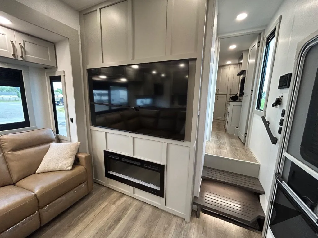 2025 Brinkley Model G 3250, Photos photo 36