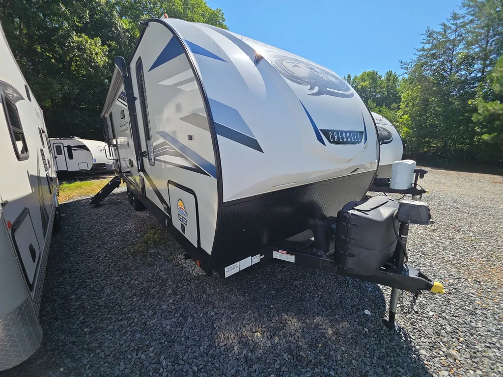 2022 Forest River Cherokee Alpha Wolf 26RB-L, Photos photo 2