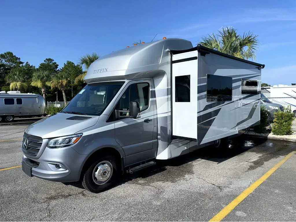 2026 Tiffin Wayfarer 25 XRW - Photo 3