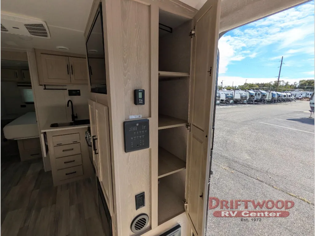 2023 Forest River Rockwood Mini Lite 2511S, Photos photo 15