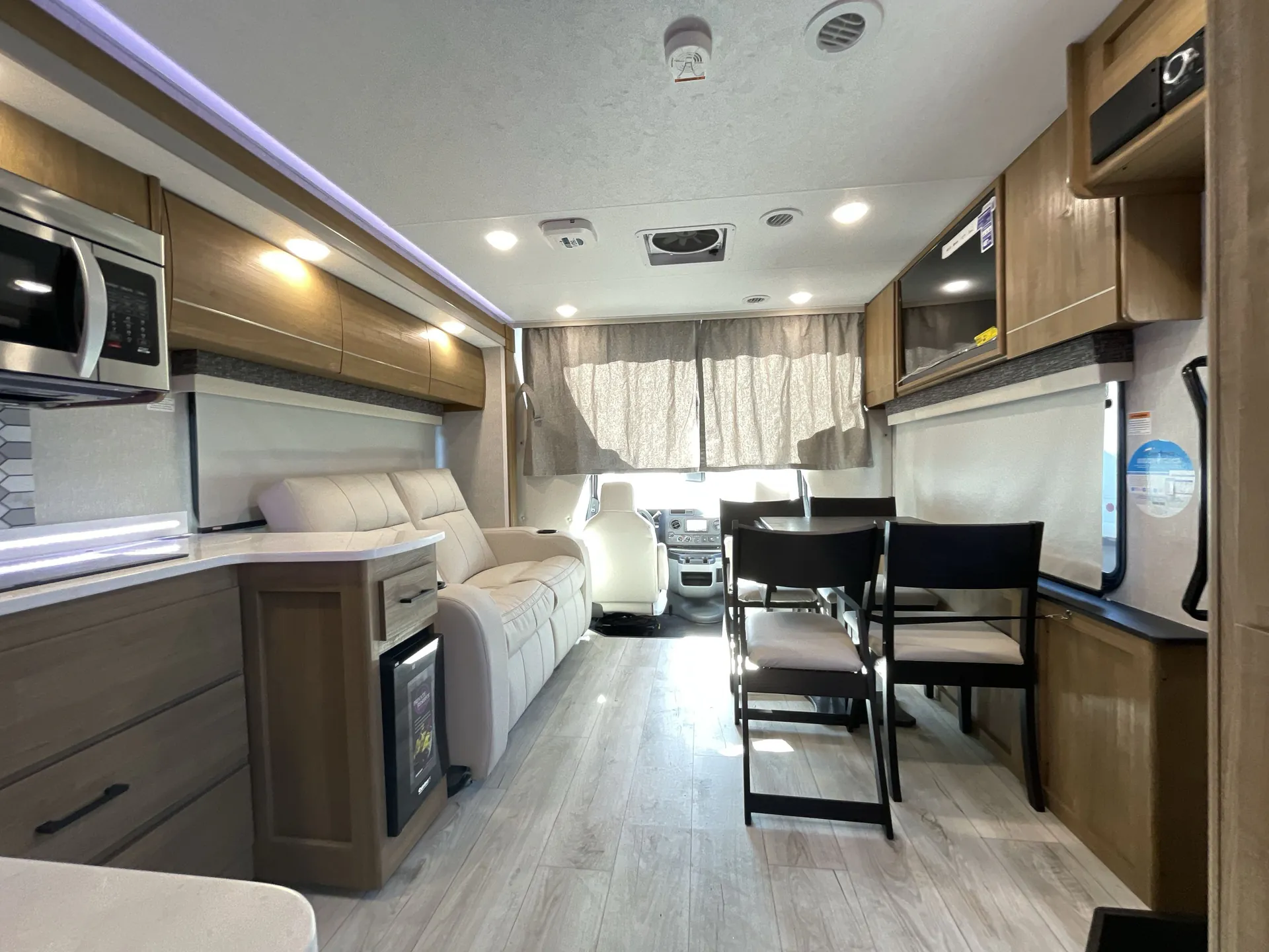2025 Coachmen Concord 321DS — living area main