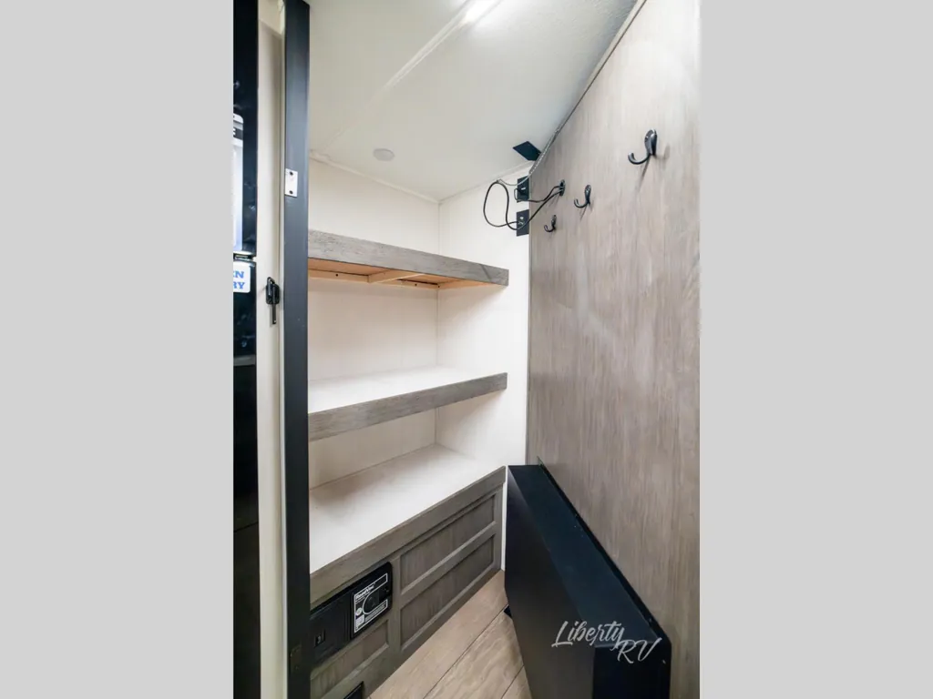 2026 Forest River Cherokee Alpha Wolf 29DCB, Photos photo 17