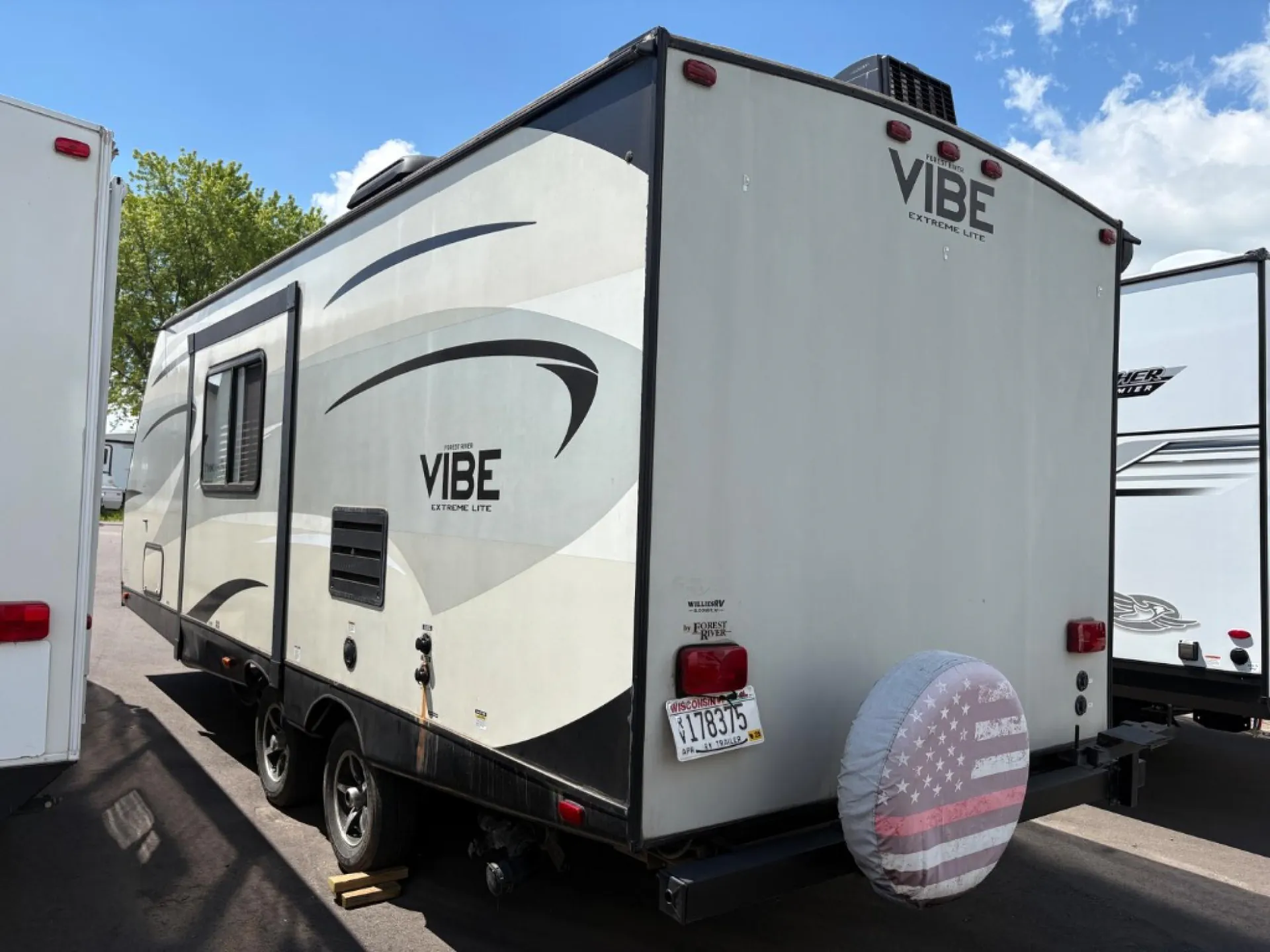 2016 Forest River Vibe Extreme Lite 250BHS dealer photo 4 from Willie's RV