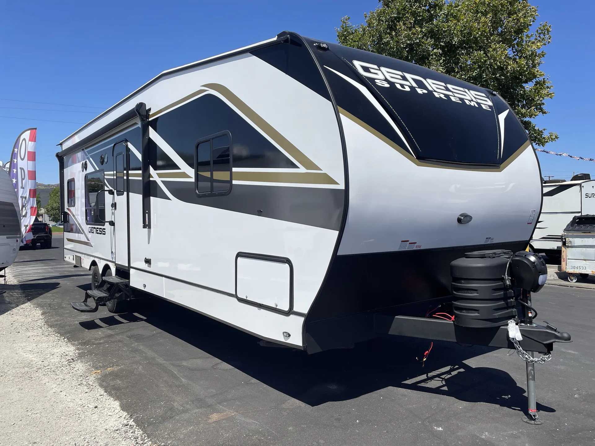 2027 Genesis Supreme Genesis Supreme 275CRXL - Main photo