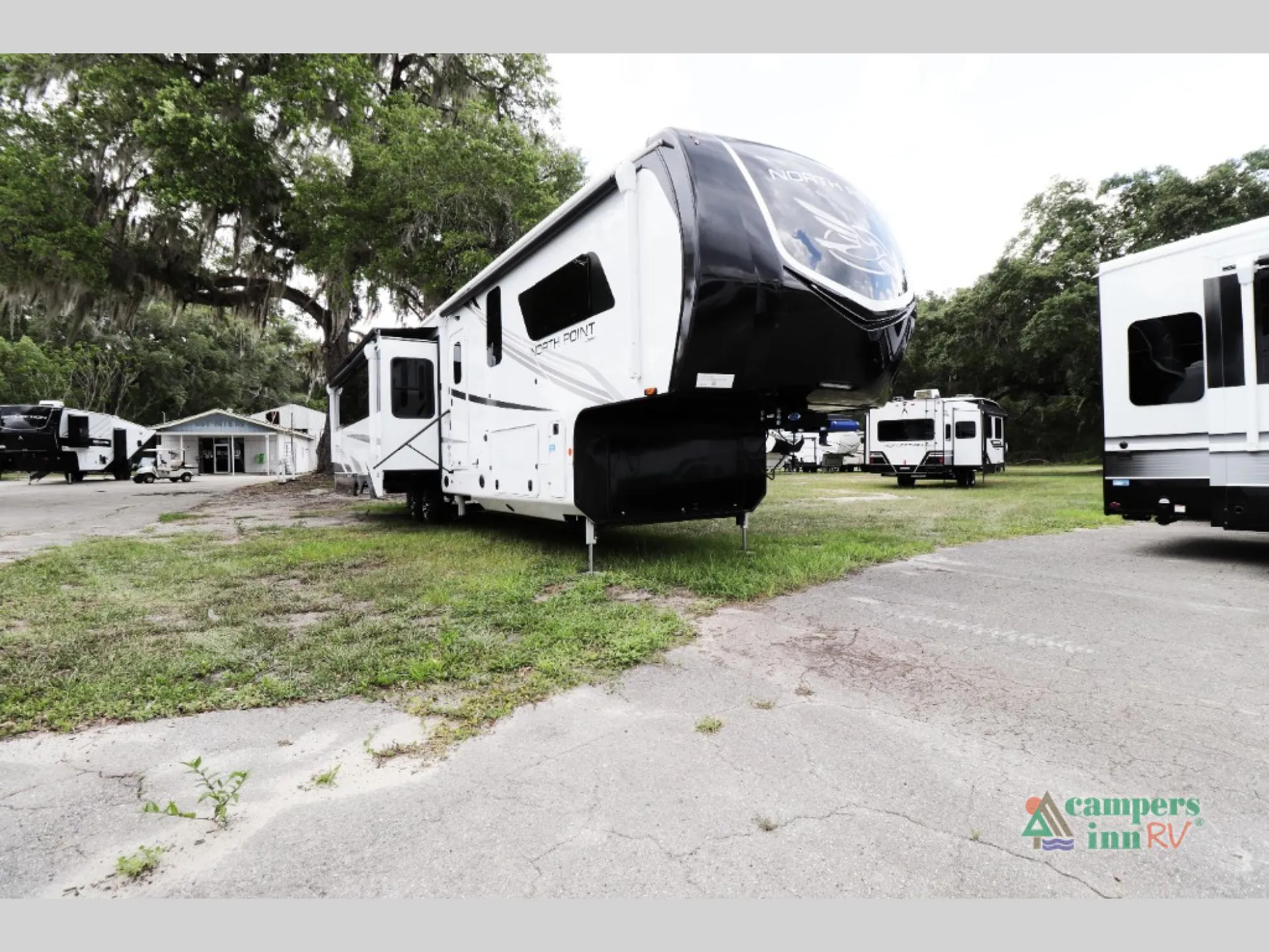 2025 Jayco North Point 381CKRE - Photo 2