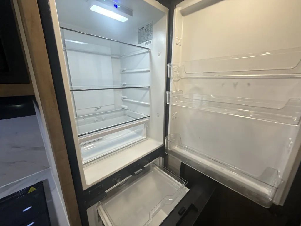 2025 Coachmen Freedom Express Ultra Lite 258BHS, Photos photo 18