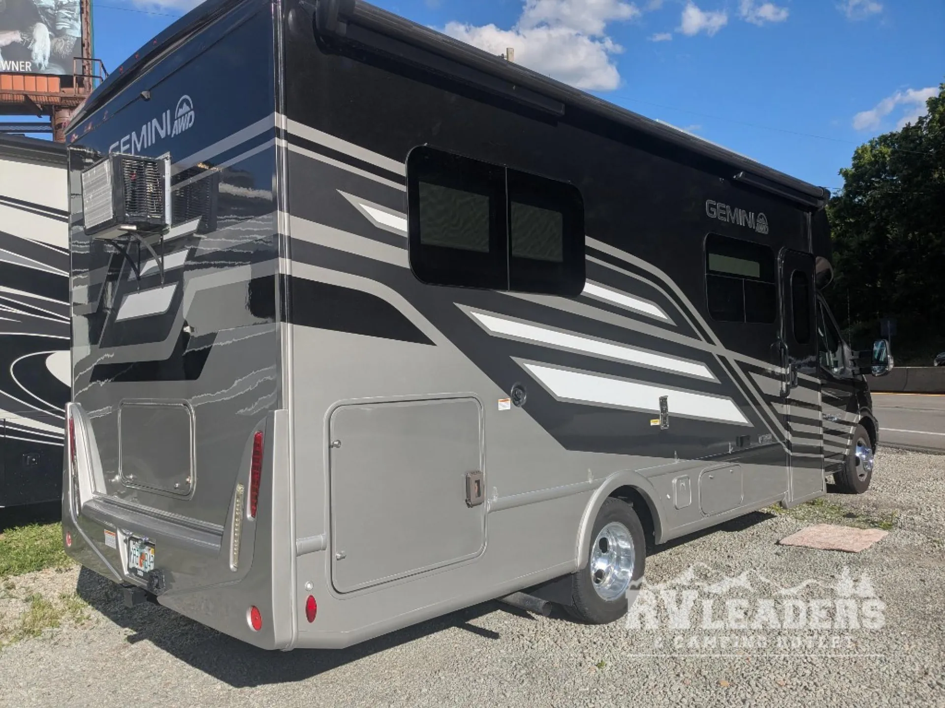 2024 Thor Motor Coach Gemini AWD 24KB - Photo 2