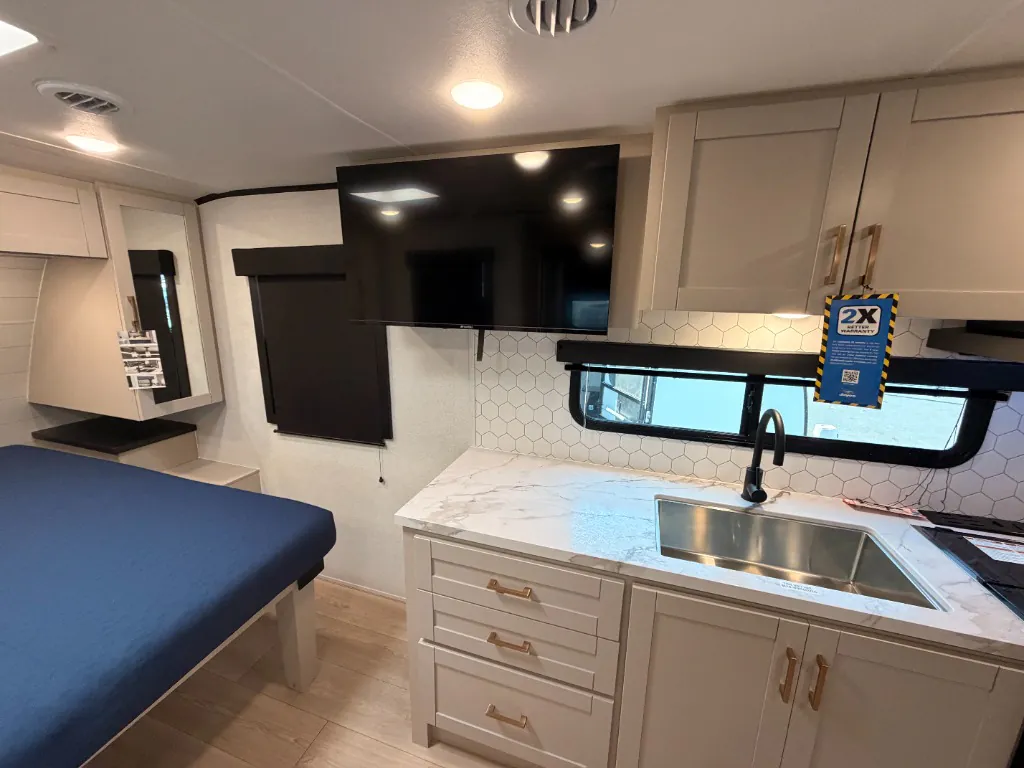 2027 Jayco Jay Feather 18RBF - Photo 3