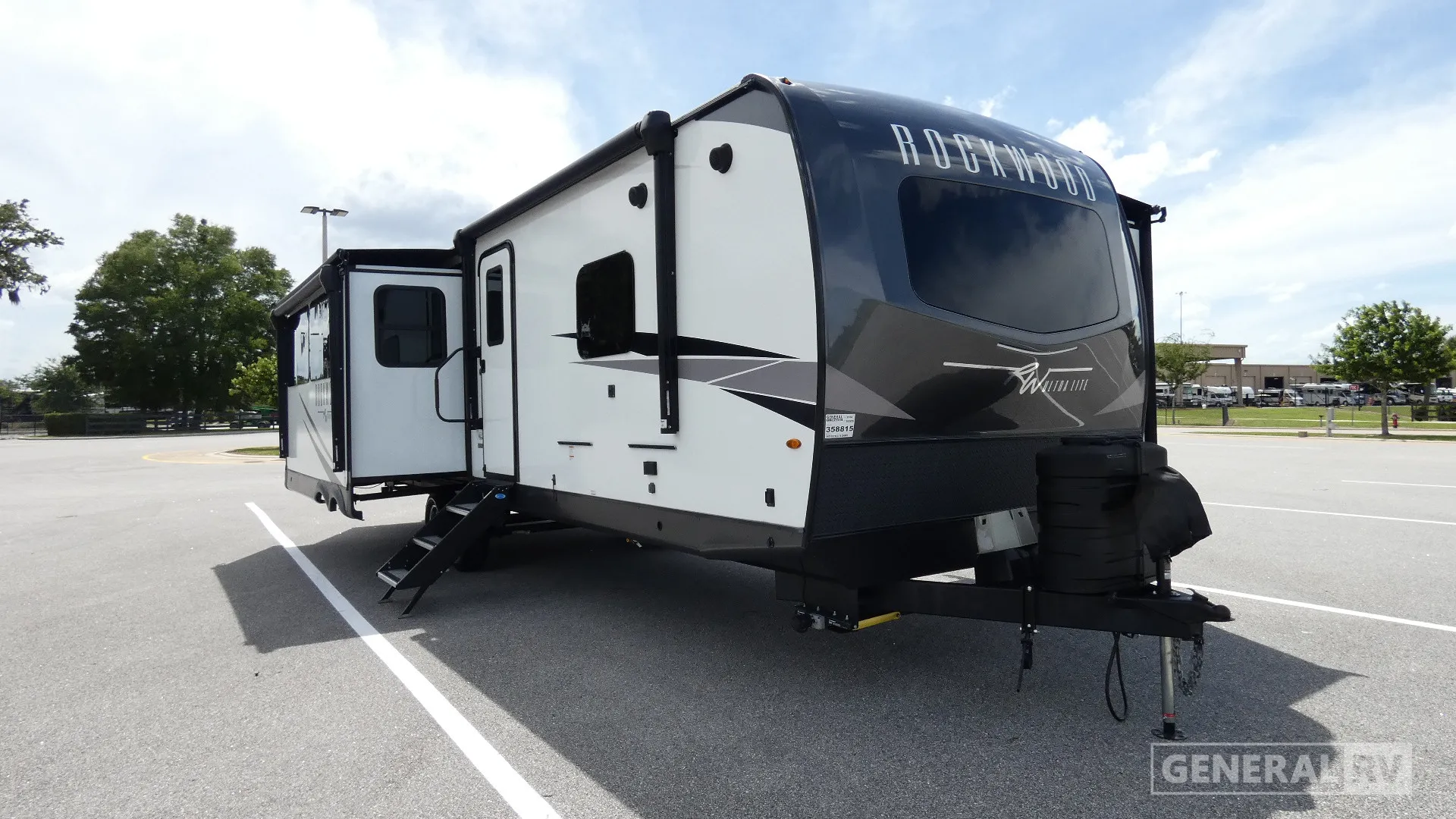 2024 Forest River Rockwood Ultra Lite 2906BS - Photo 2