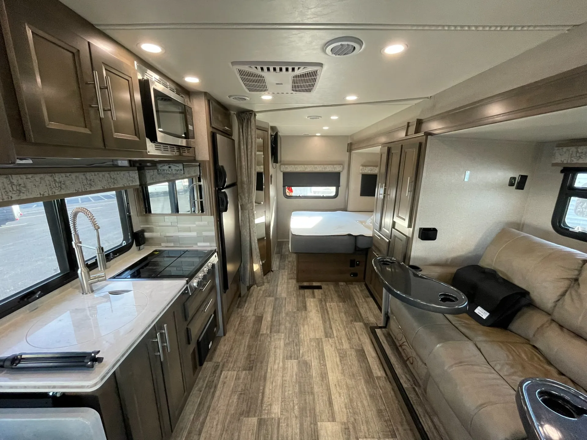 2021 Dynamax Corp Isata 3 Series 24FW - Photo 2