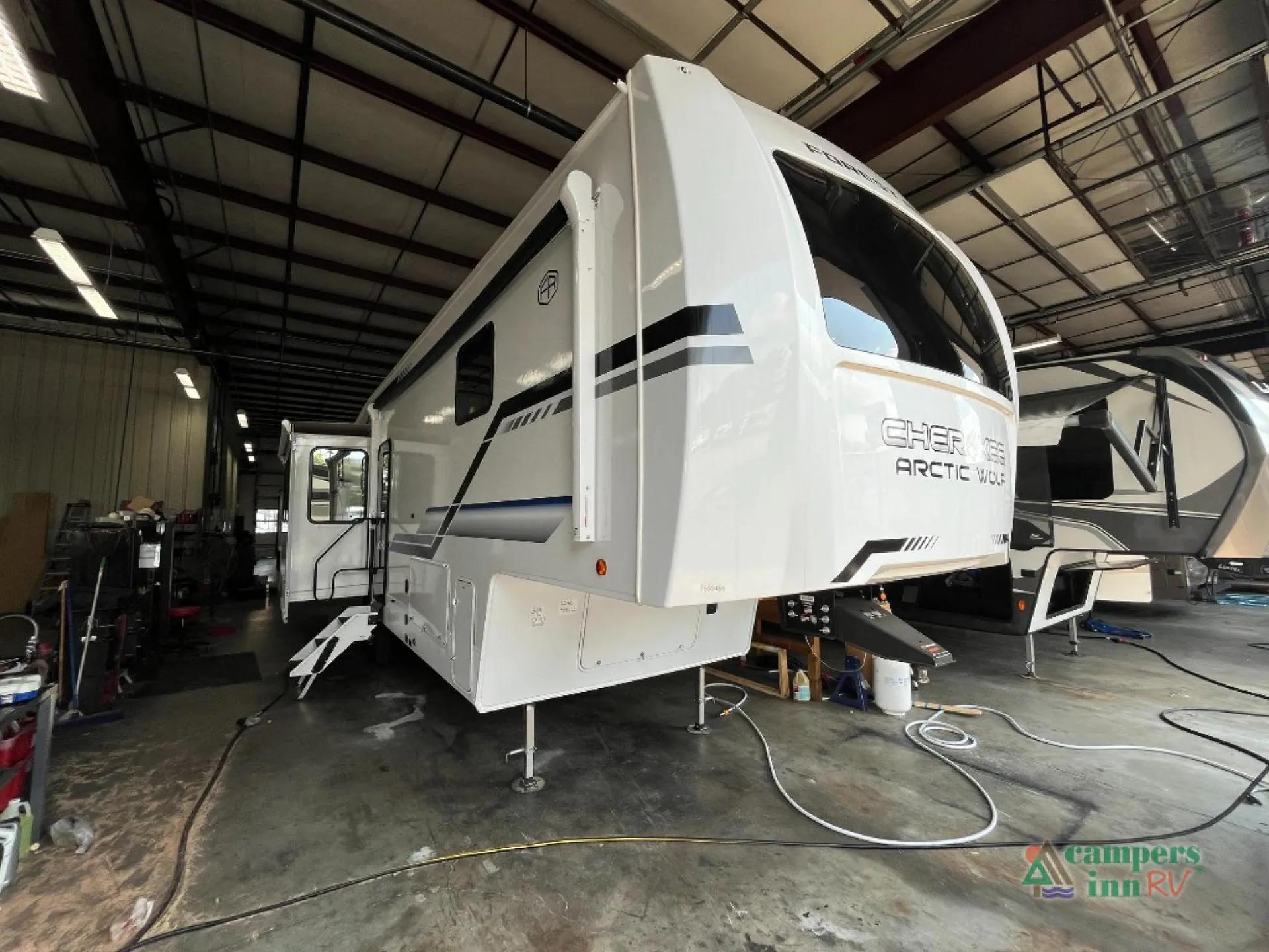 2026 Forest River Cherokee Arctic Wolf 3250SUITE - Photo 3