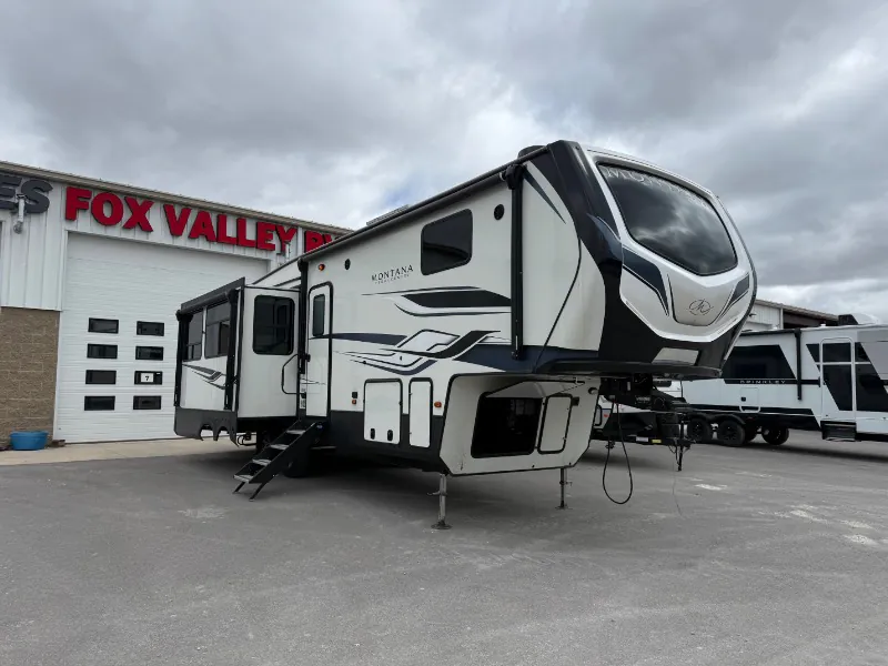 2022 Keystone Montana High Country 295RL - Photo 2