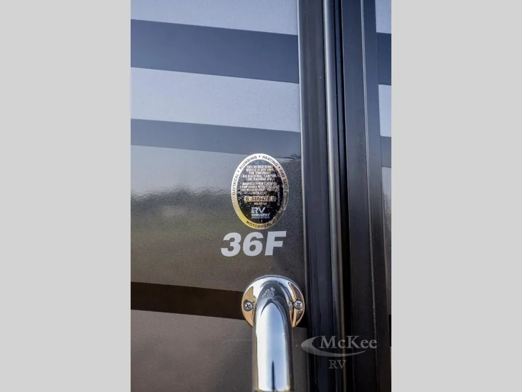 2026 Fleetwood Bounder 36F - Photo 4