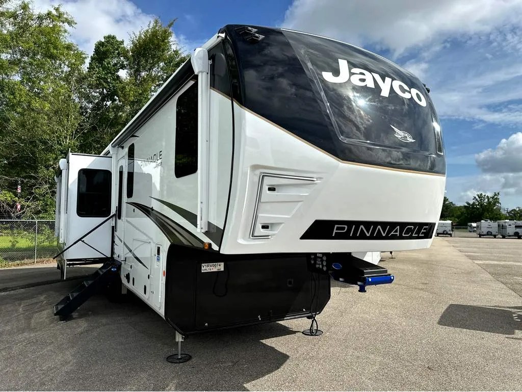 2027 Jayco Pinnacle 32RLTS - Photo 2
