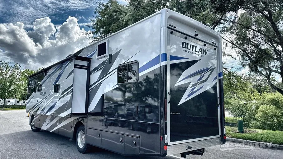 2026 Thor Motor Coach Outlaw Wild West Edition 38M - Photo 4