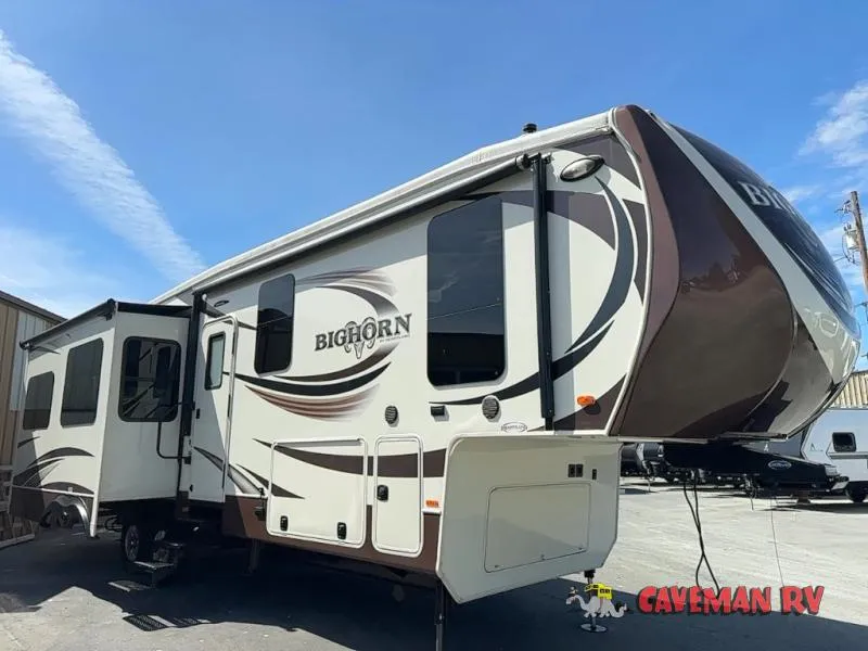 2016 Heartland Bighorn 3270RS - Photo 3