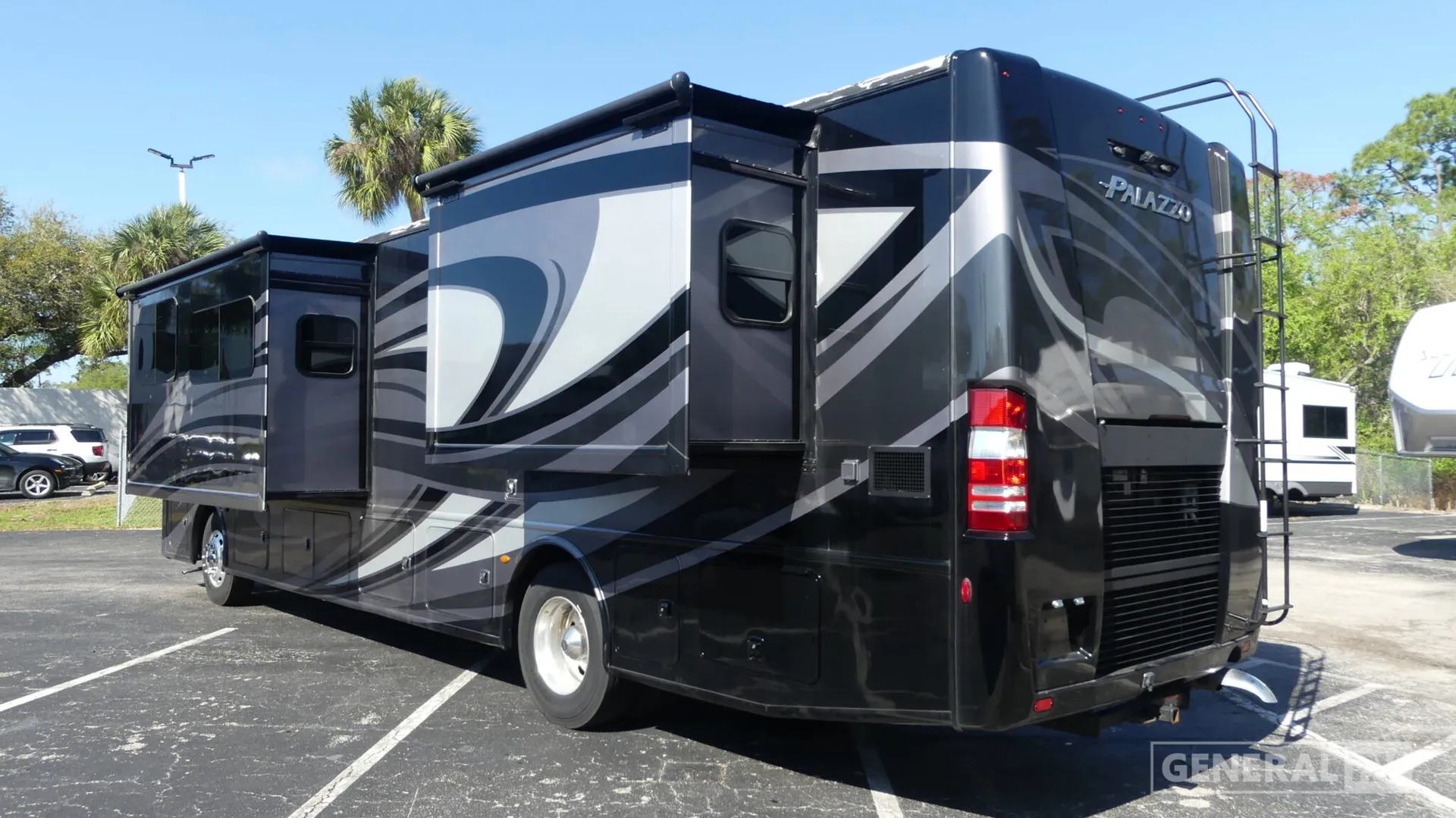 2022 Thor Motor Coach Palazzo 37.4 - Photo 4