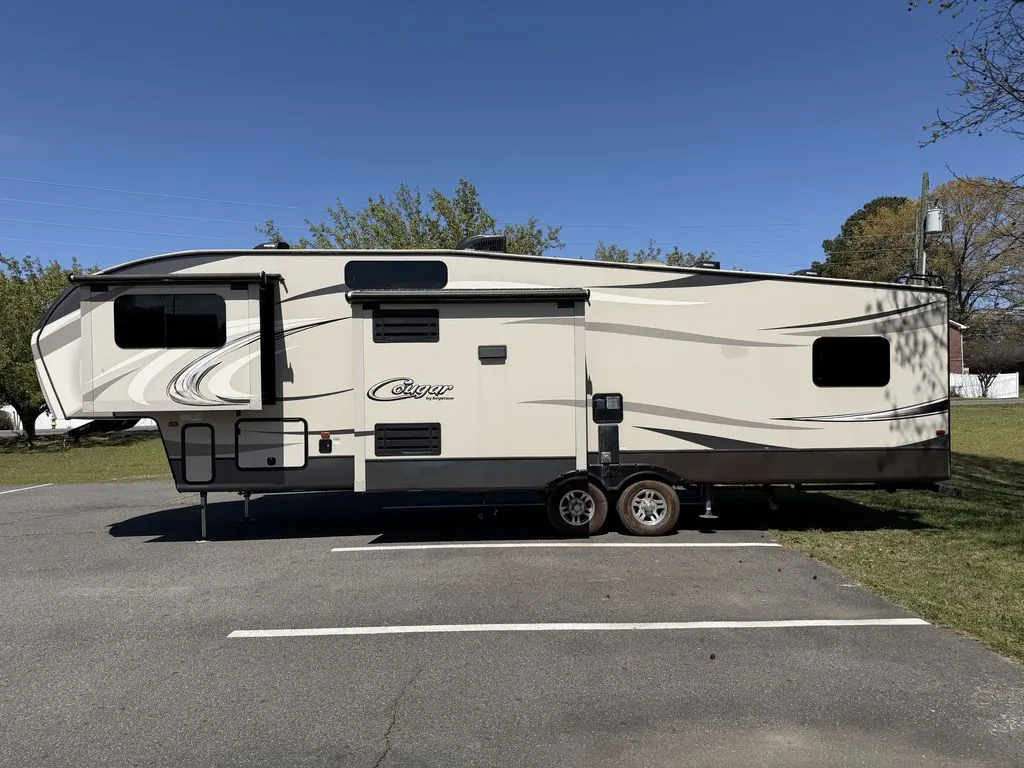 2017 Keystone RV Cougar 337FLS - Photo 4
