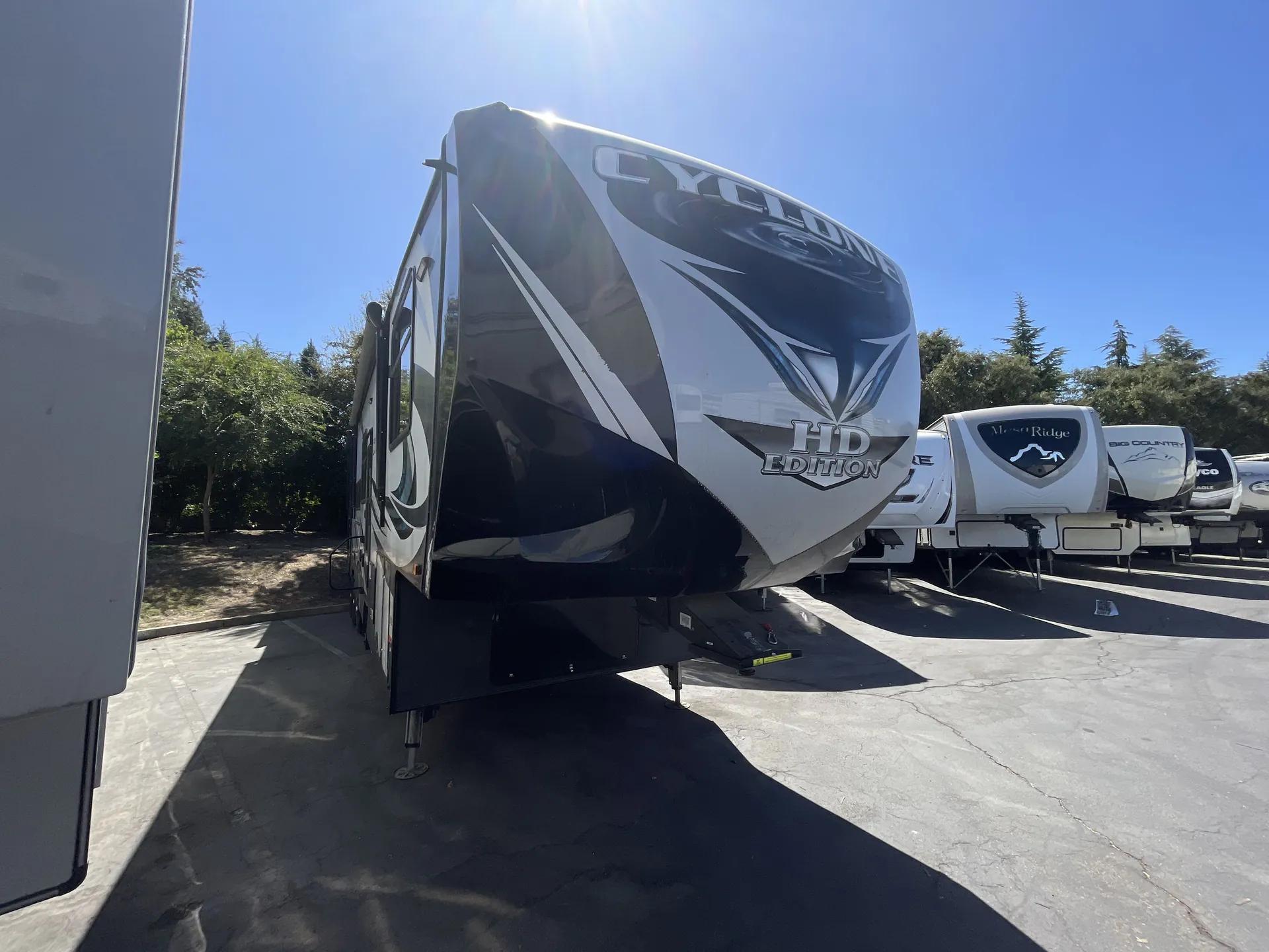 2018 Heartland Cyclone 4115 - Photo 2