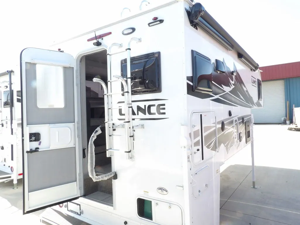 2026 LANCE CAMPERS LANCE 975 - Photo 3