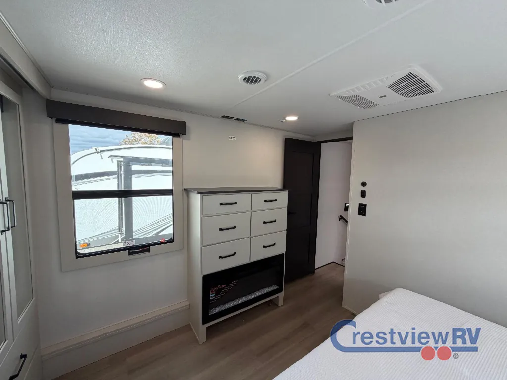 2026 Grand Design Momentum 399M, Photos photo 30