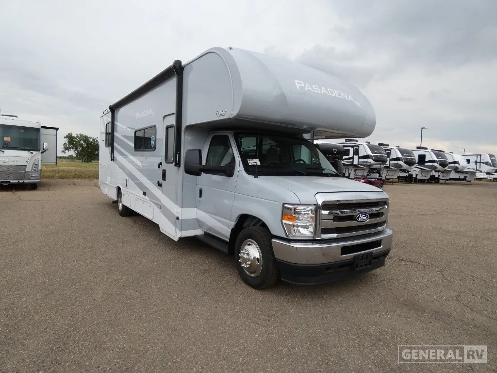 2026 Thor Motor Coach Pasadena SE SH31 - Photo 2