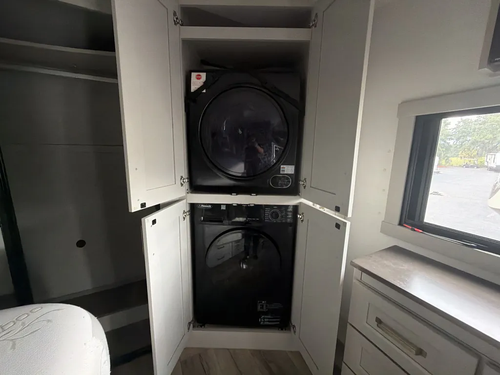 2025 Brinkley Model G 3950, Photos photo 19
