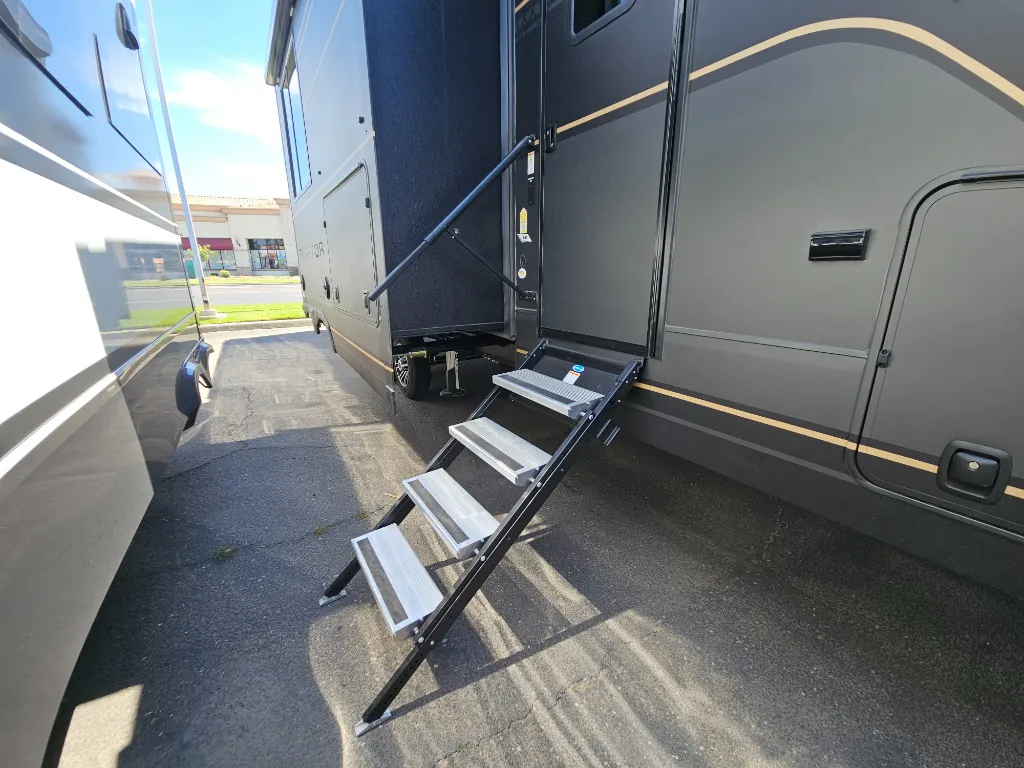 2026 Keystone Raptor 441, Photos photo 17