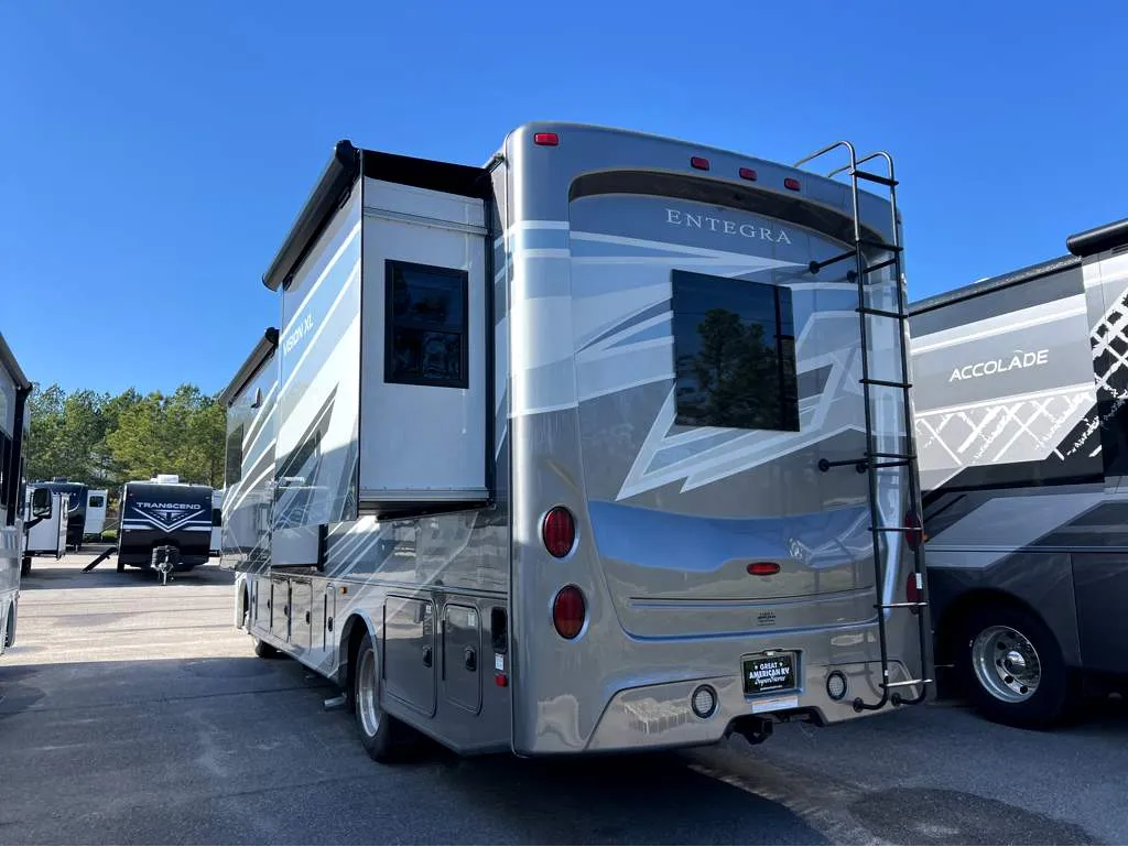 2026 Entegra Coach Vision XL 31UL - Photo 4