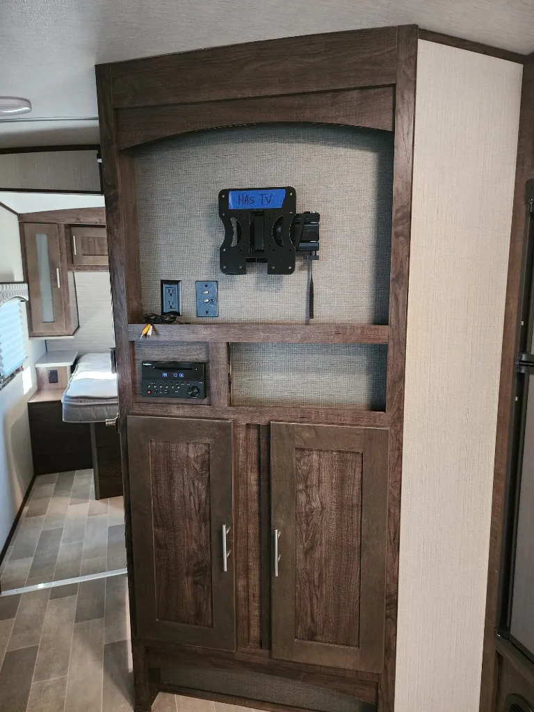 2019 Cruiser RV Radiance 25RL, Photos photo 25
