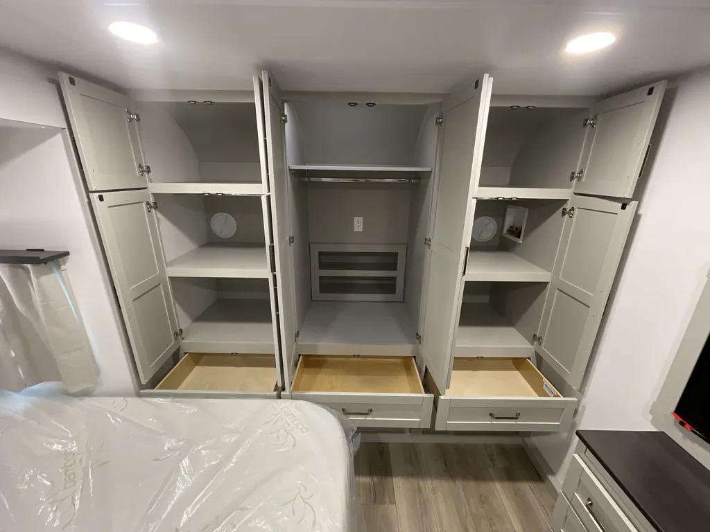 2026 Brinkley Model Z AIR 310, Photos photo 27