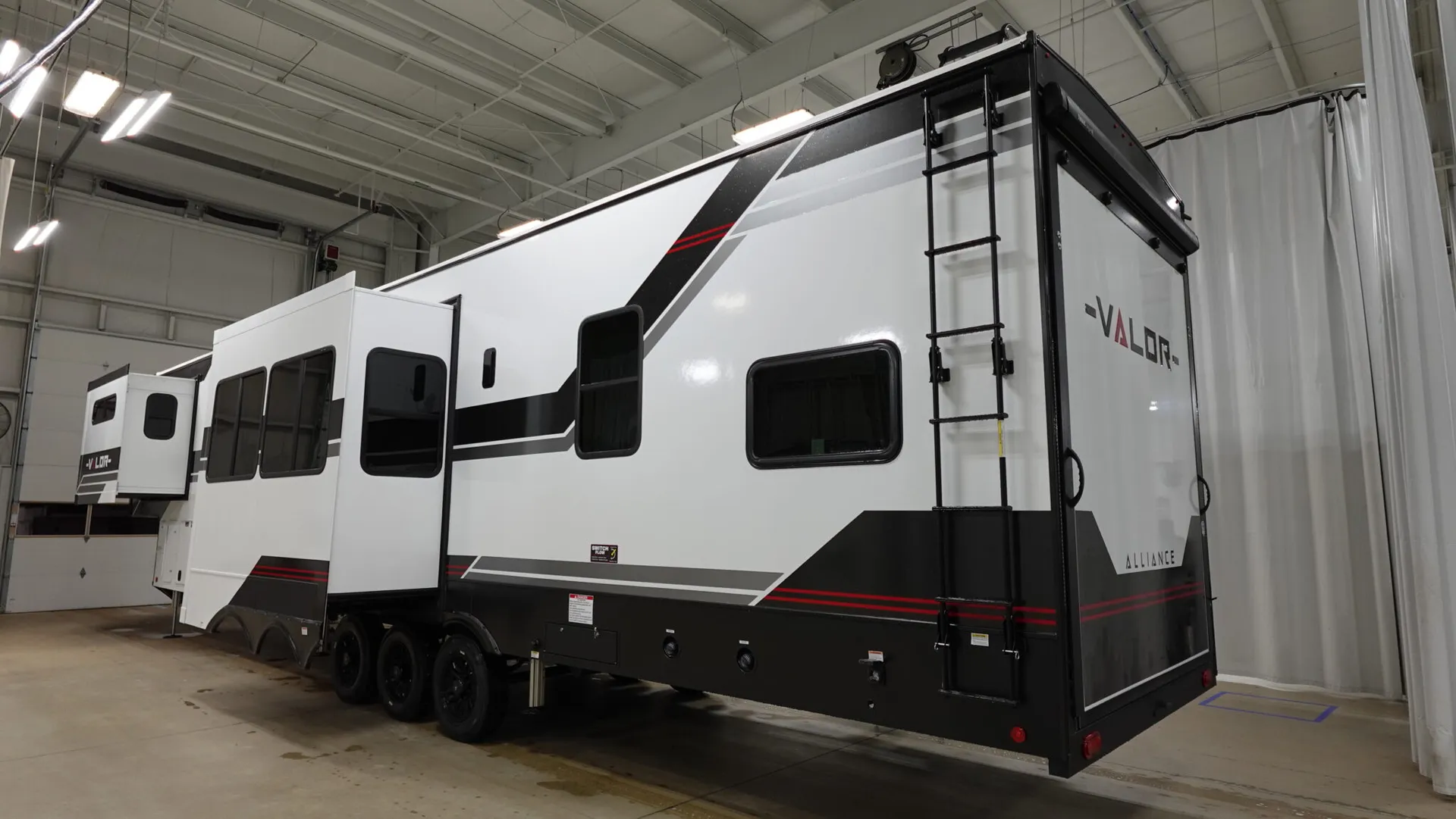2026 Alliance RV Valor 44V14 - Photo 4