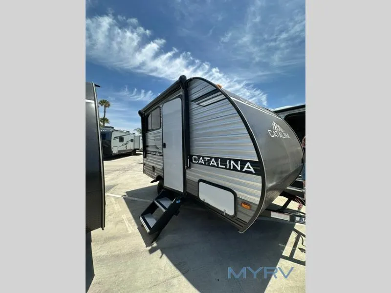 2026 Coachmen Catalina Summit Series 7 134BHX - Photo 3