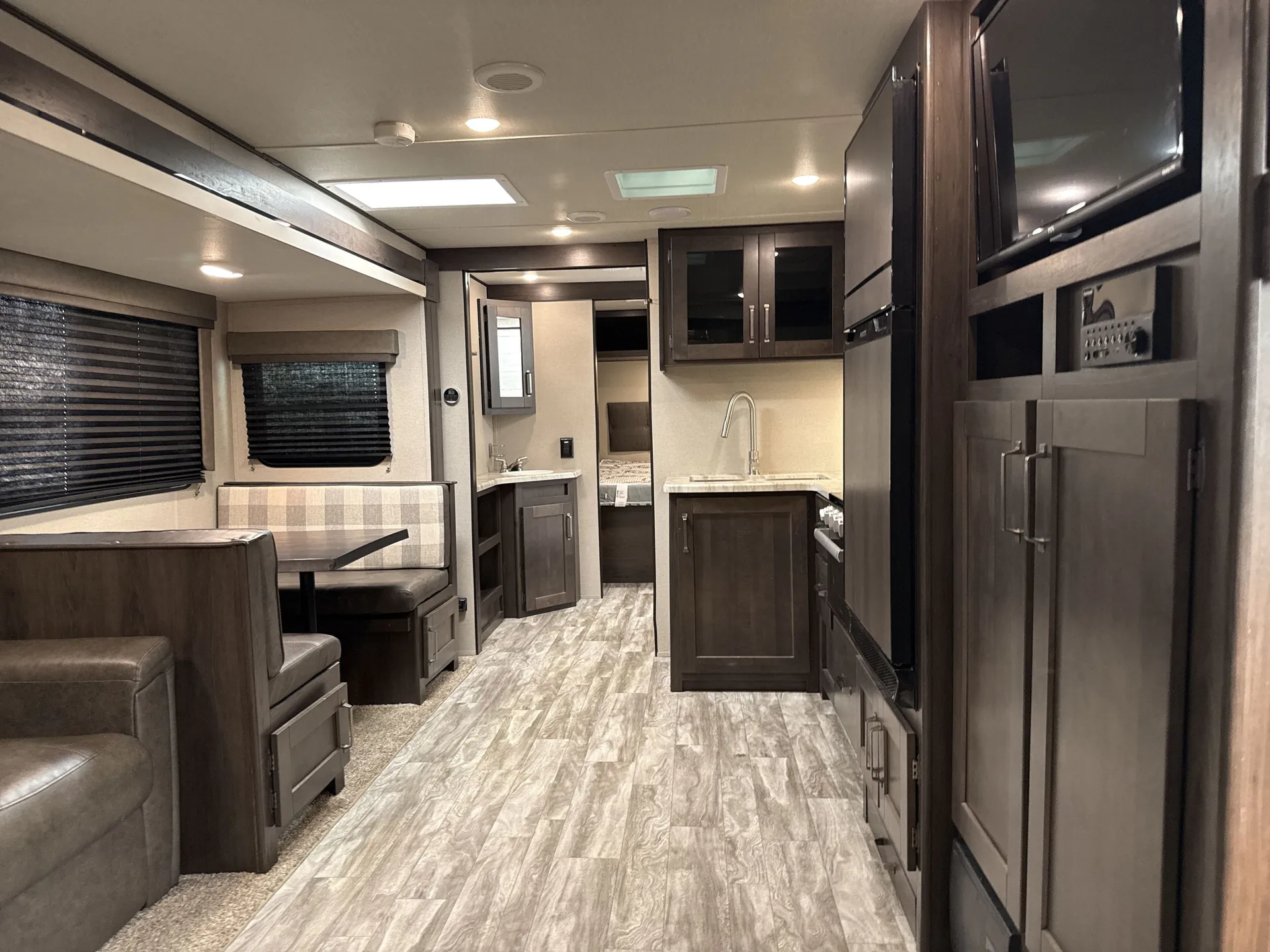 2022 Grand Design Transcend Xplor 321BH — living area main