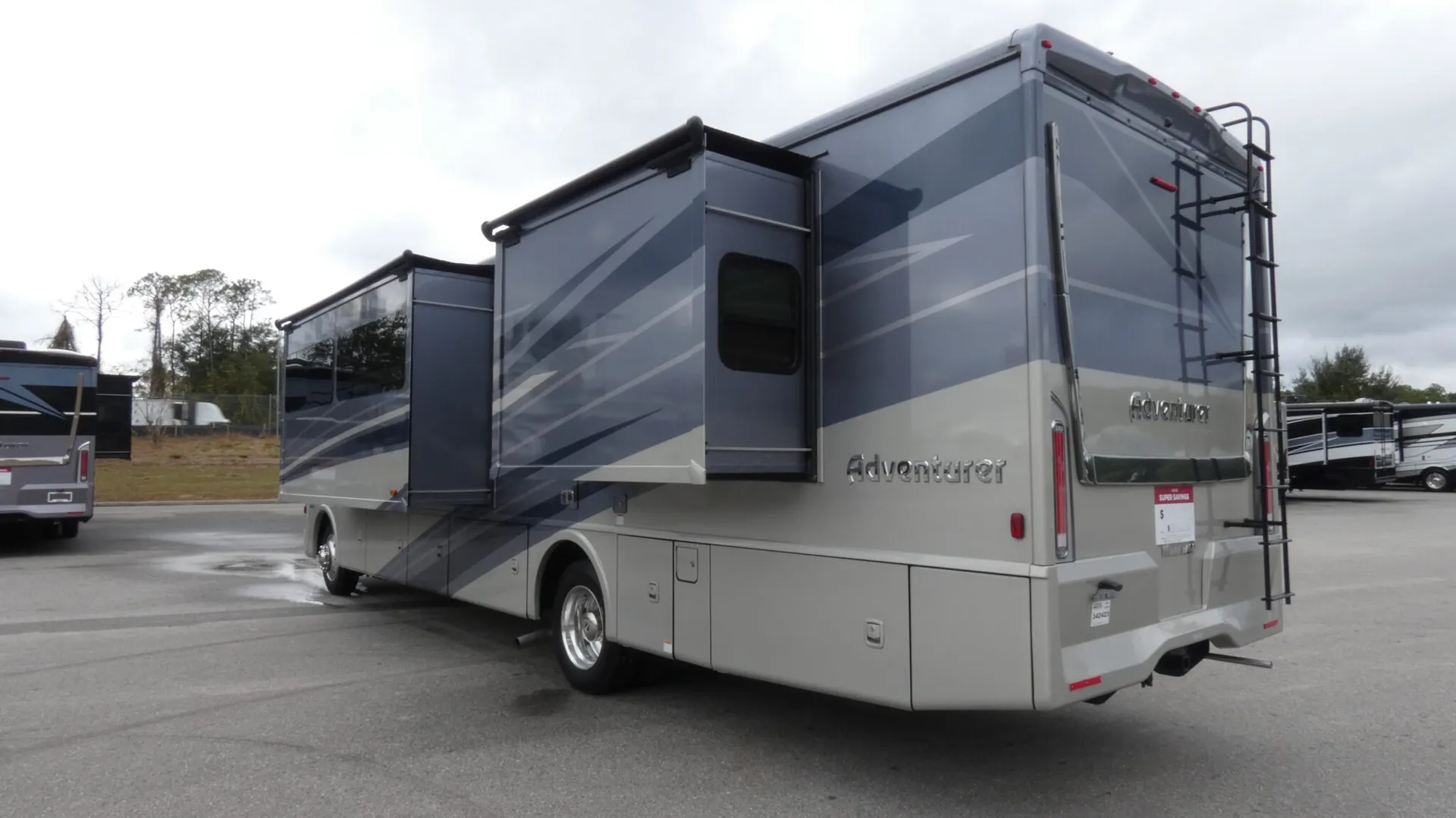 2026 Winnebago Adventurer 36Z - Photo 4