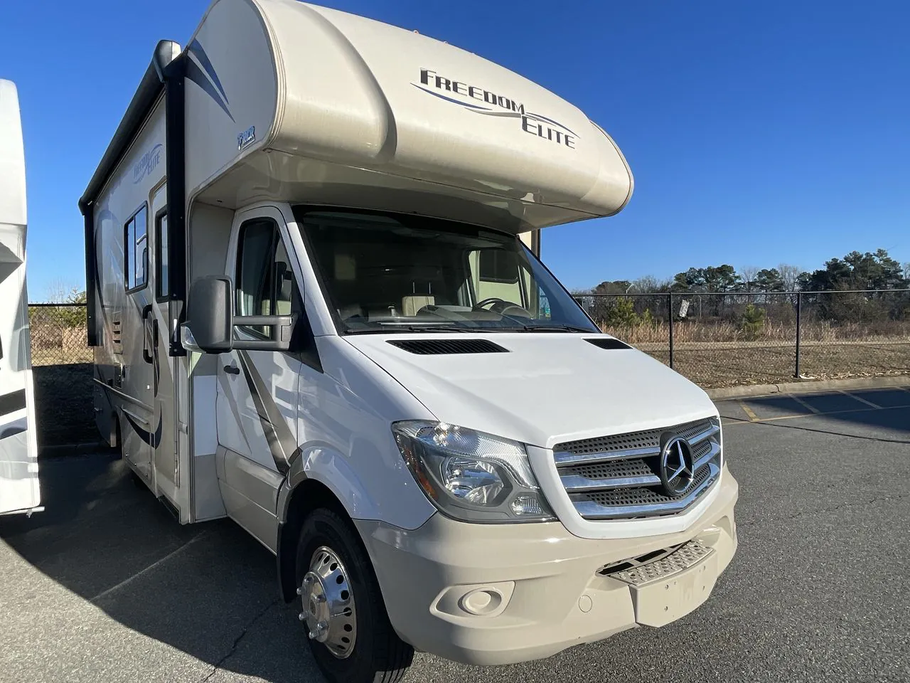 2019 Thor Motor Coach Freedom Elite 24FE - Photo 2