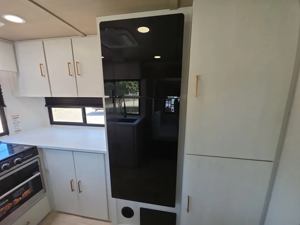 2027 Forest River Vibe 3400SB, Photos photo 9