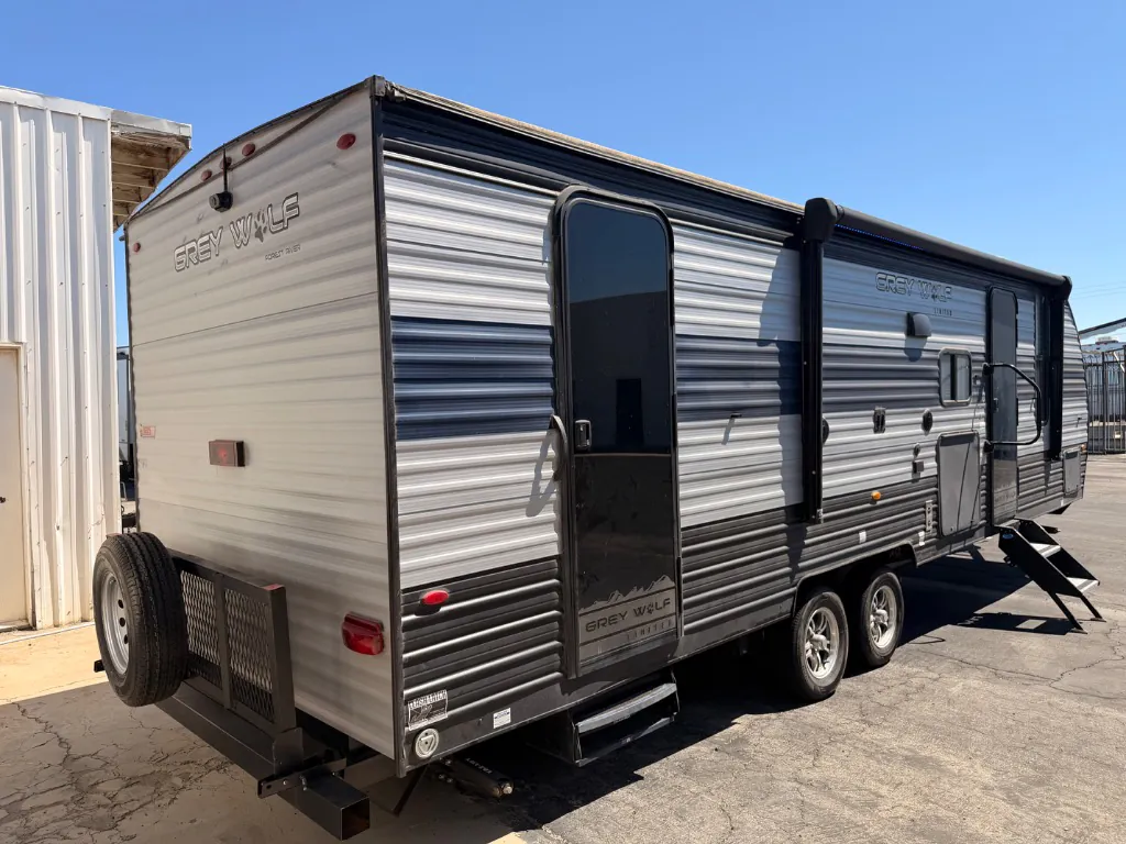 2022 Forest River Cherokee Grey Wolf 26DBH — Photo 5