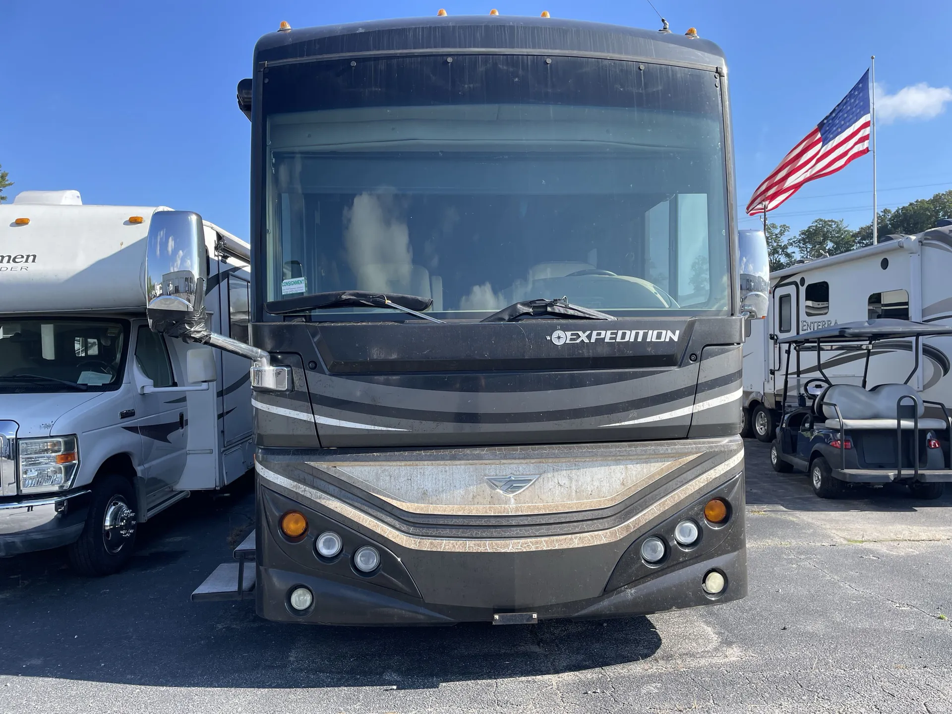 2015 Fleetwood Expedition 38K — front