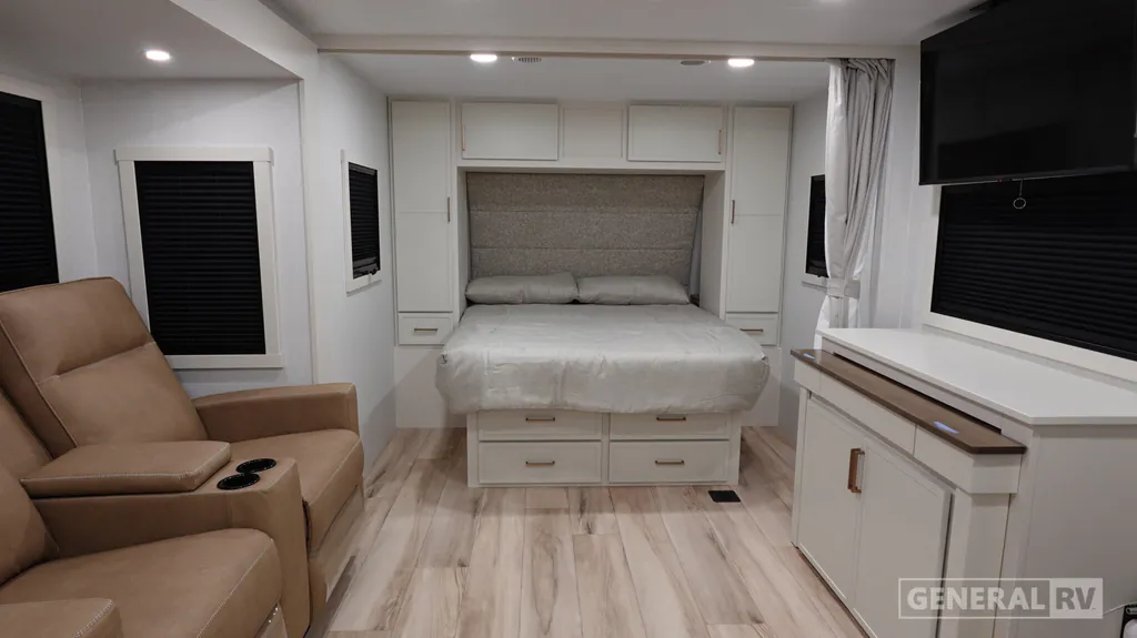 2026 Brinkley Model Ix 23X, Photos photo 4