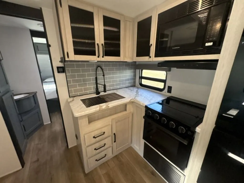 2026 Palomino Puma 337BH, Photos photo 17