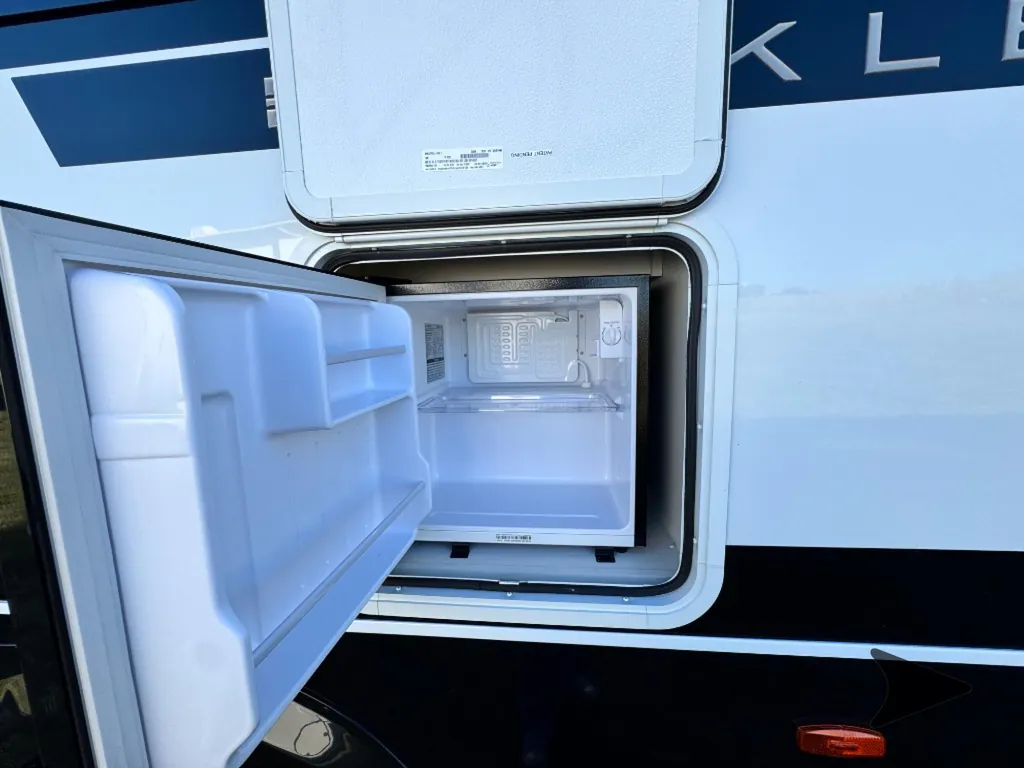 2027 Brinkley Model I 290, Photos photo 4