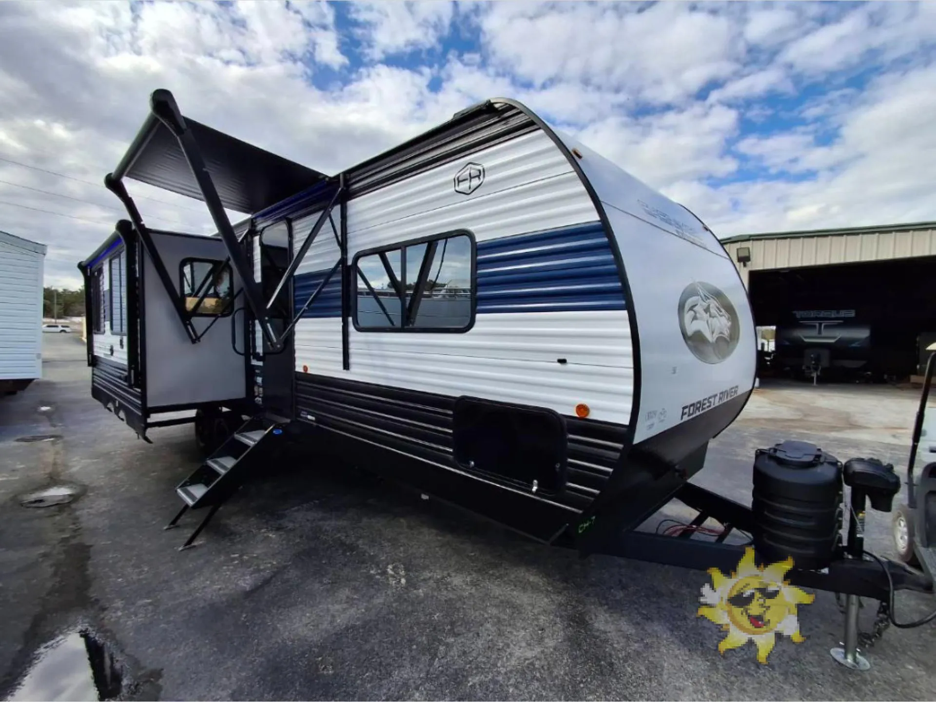2026 Forest River Cherokee Wolf Den 273XLK