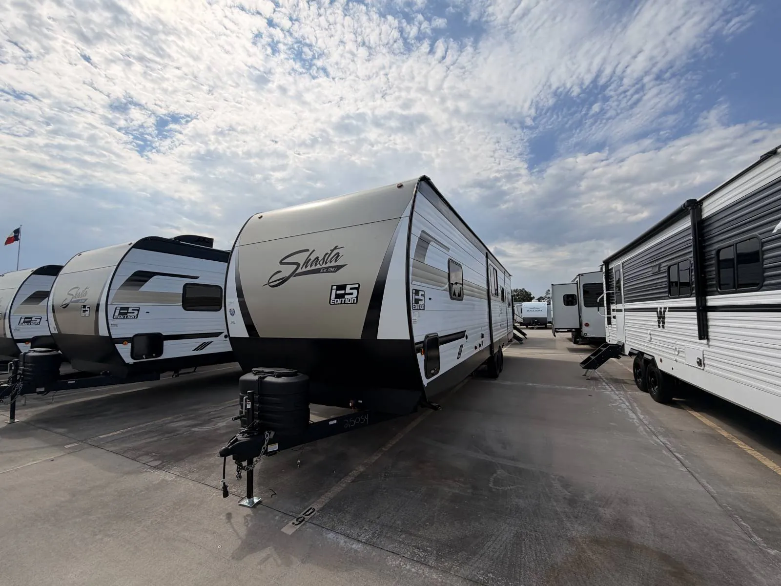 2027 Coachmen Shasta I-5 533BH - Photo 2
